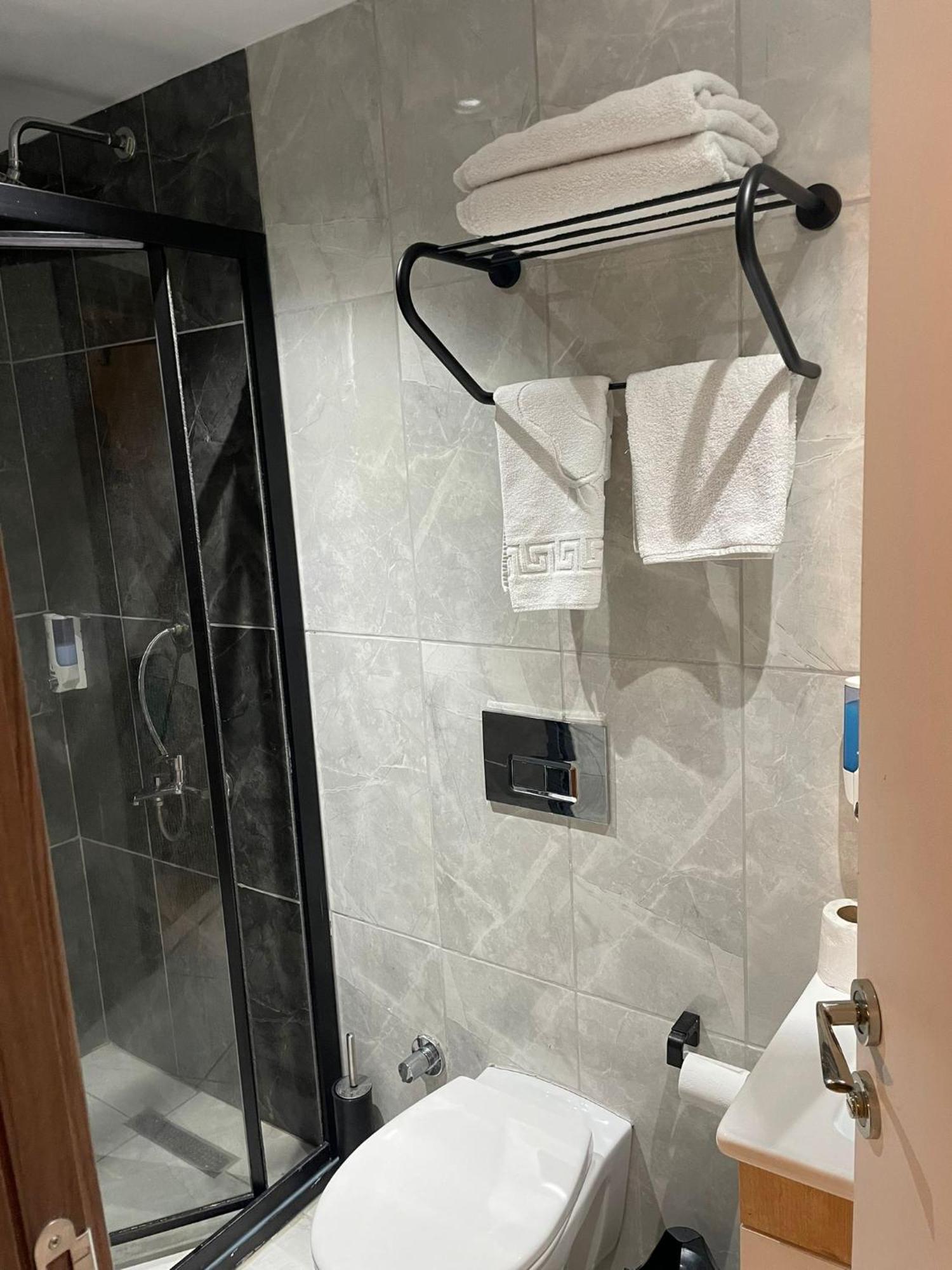 Hotel Edwin 3*